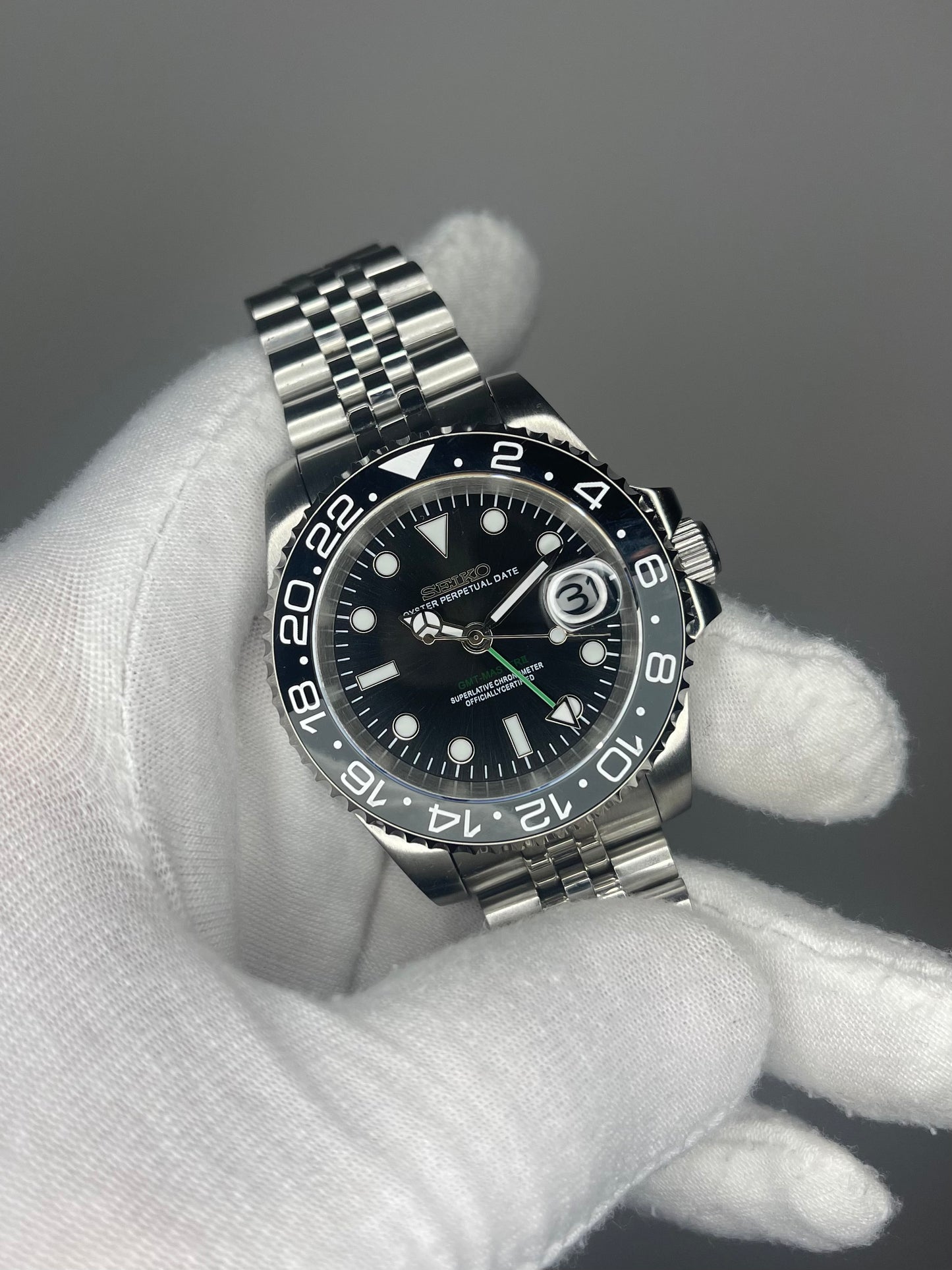 Bruce Wayne GMT