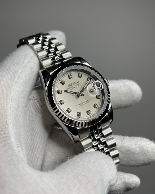 Platinum diamond dial